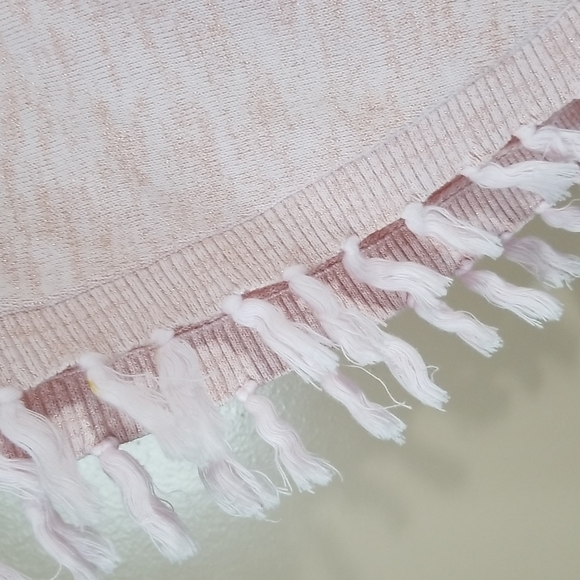 LILY PULITZER GIRLS HANI ROSE GOLD FRILLY SHAWL - Picture 3 of 8